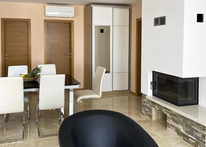 Tatil Evi 9 Bedroom Awesome In Starigrad