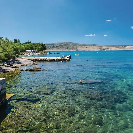 9 Bedroom Awesome In Starigrad Casa de Férias