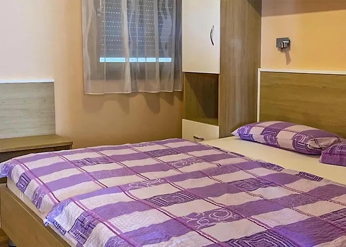 9 Bedroom Awesome In Starigrad Стари Град